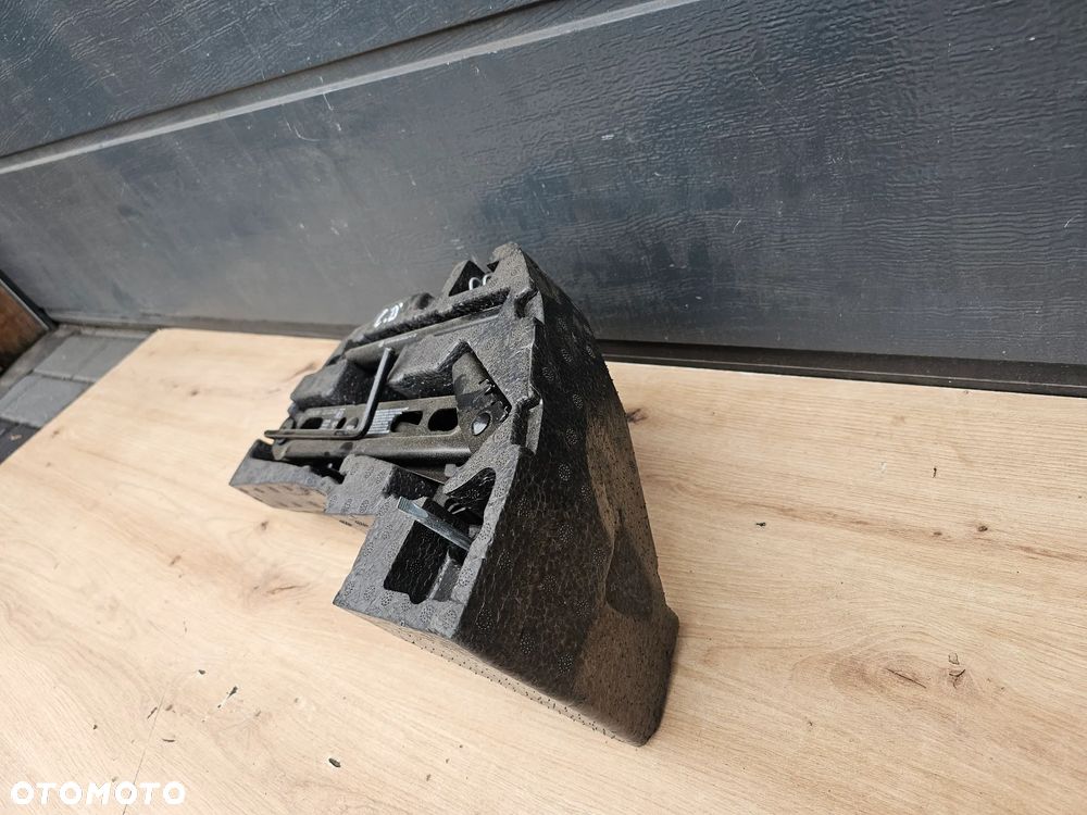 ZESTAW KLUCZ LEWAREK STYROPIAN SPINKA ŚRUBOKRĘT KPL ORYGINAŁ OPEL CORSA D - 3