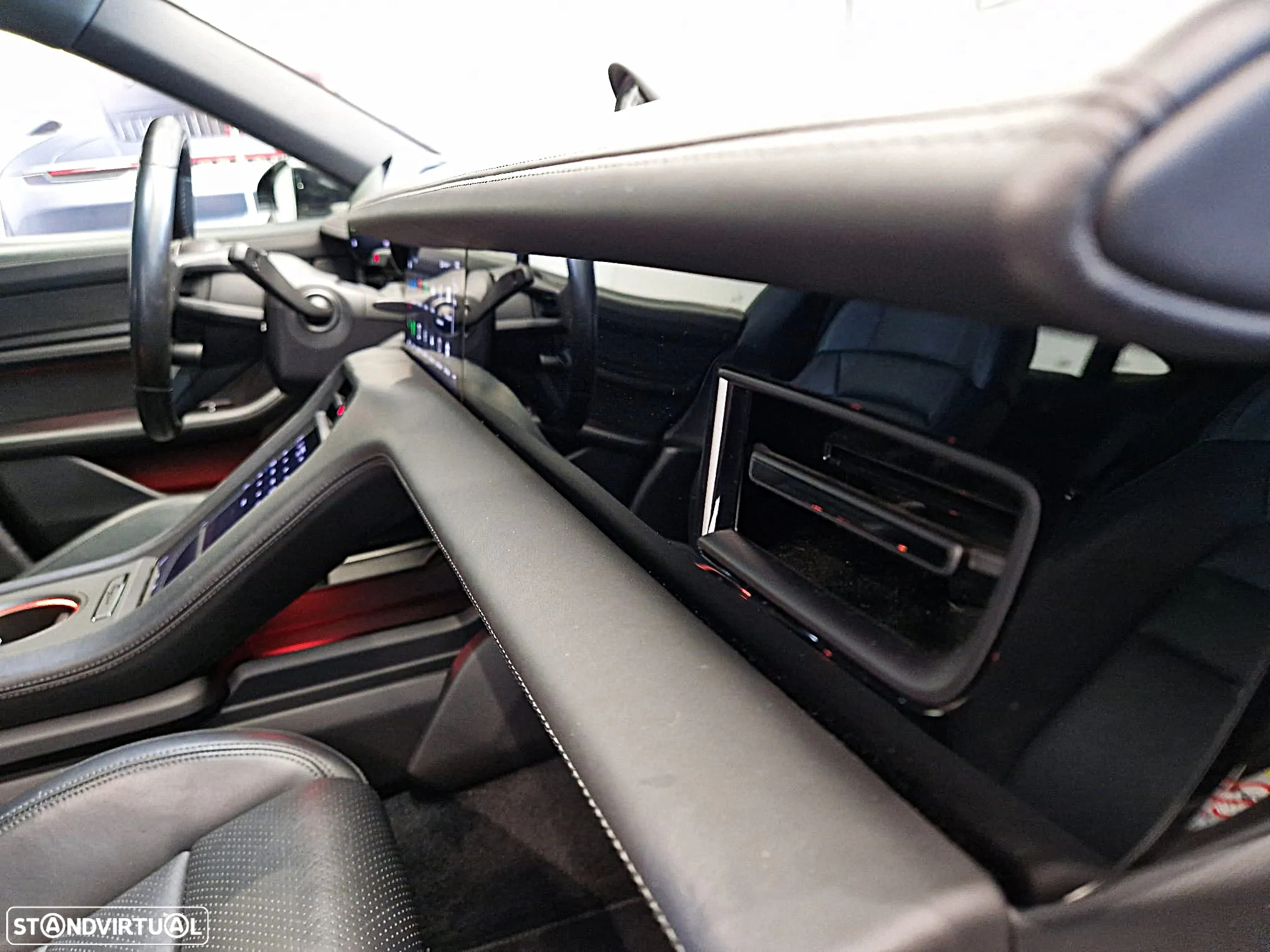 Porsche Taycan 4S - 25