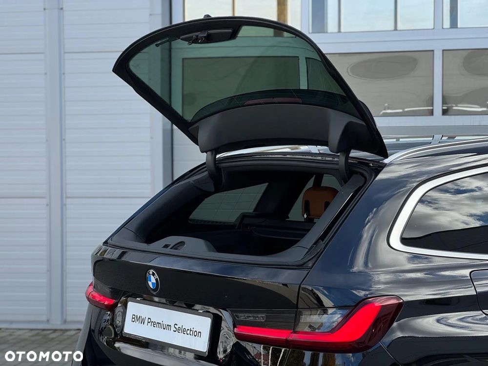 BMW Seria 3 330i xDrive Sport Line - 11