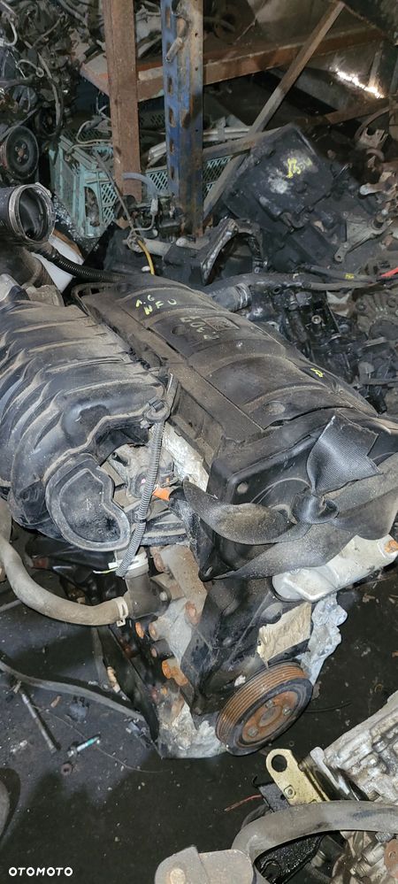 Peugeot 307 1.6 16V SILNIK Słupek  NFU - 3