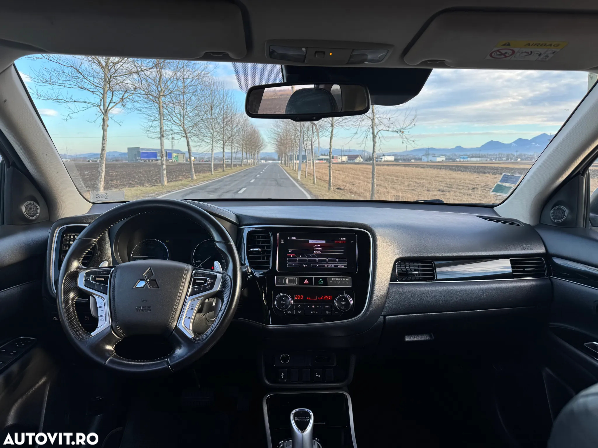 Mitsubishi Outlander 2.4 4WD Plug-In Hybrid Plus - 5