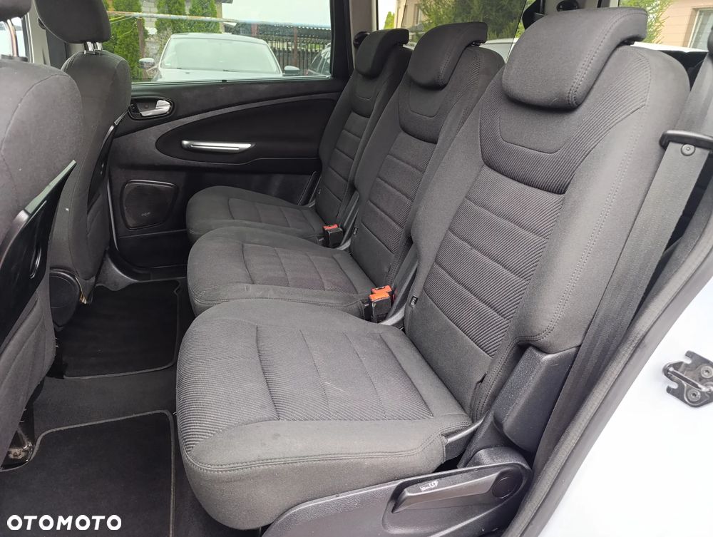 Ford Galaxy - 23