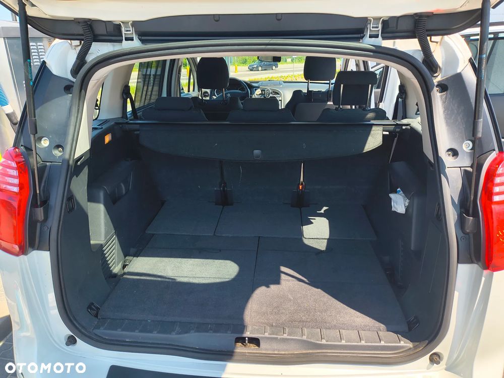 Peugeot 5008 HDI 150 Active - 24