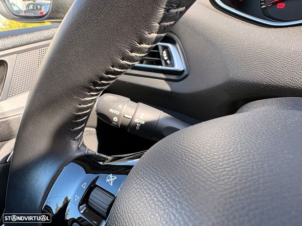 Peugeot 308 SW 1.5 BlueHDi Style - 42