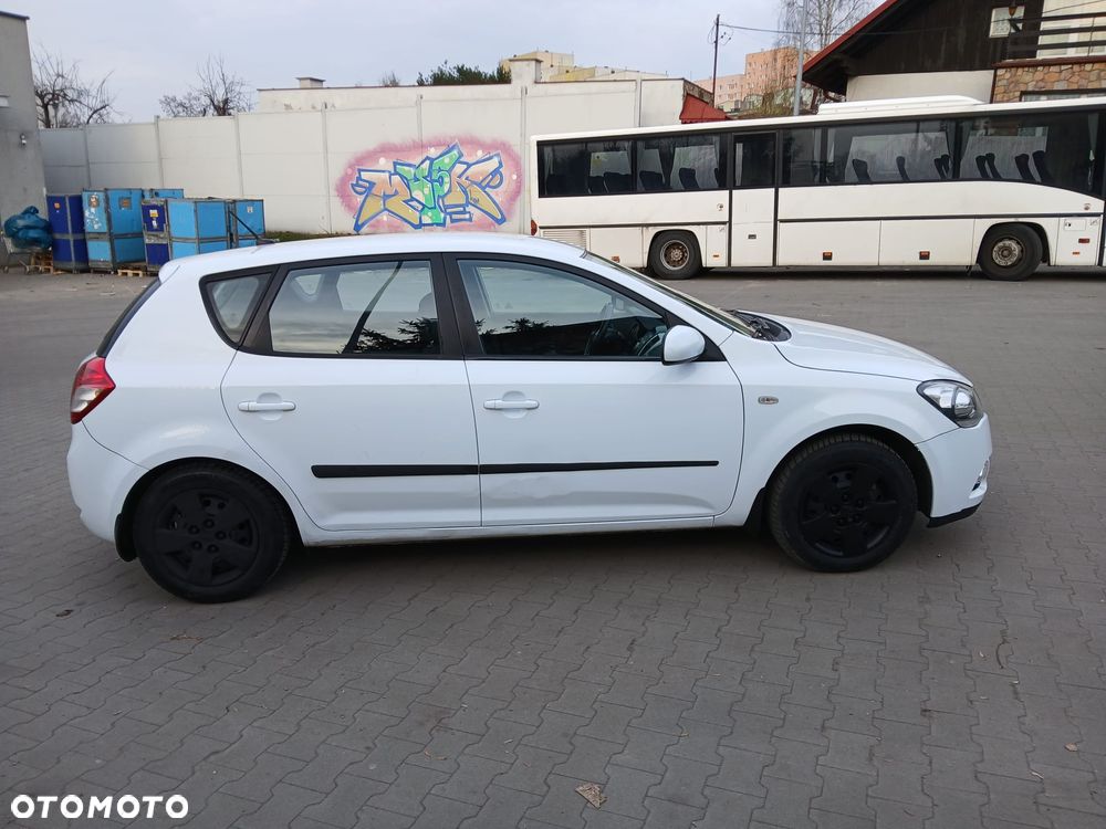 Kia Ceed 1.4 Comfort - 6