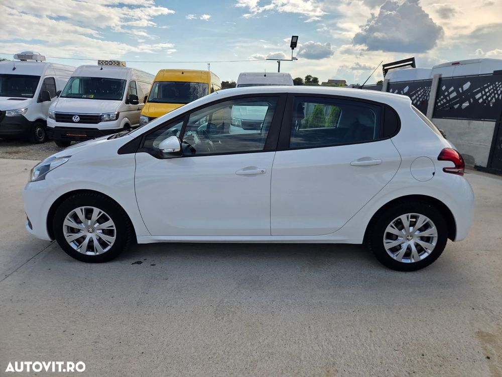 Peugeot 208 PureTech 110 Stop & Start EAT6 Allure - 10