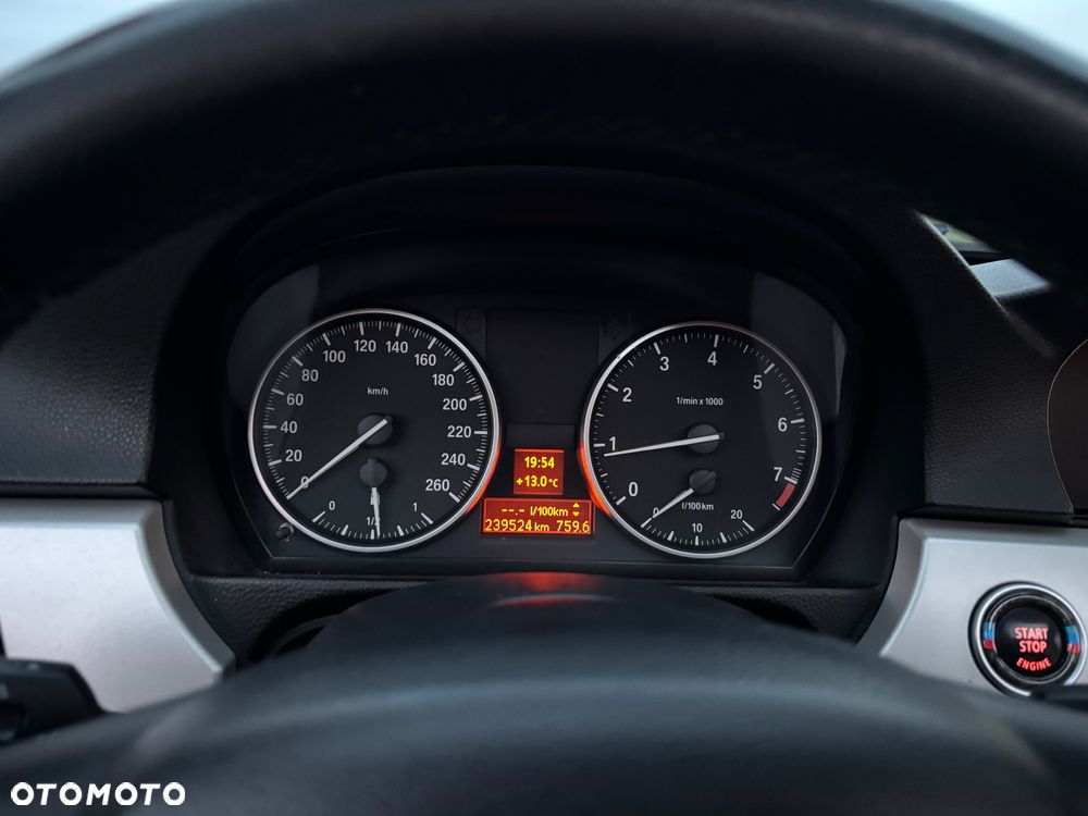 BMW Seria 3 320i - 17