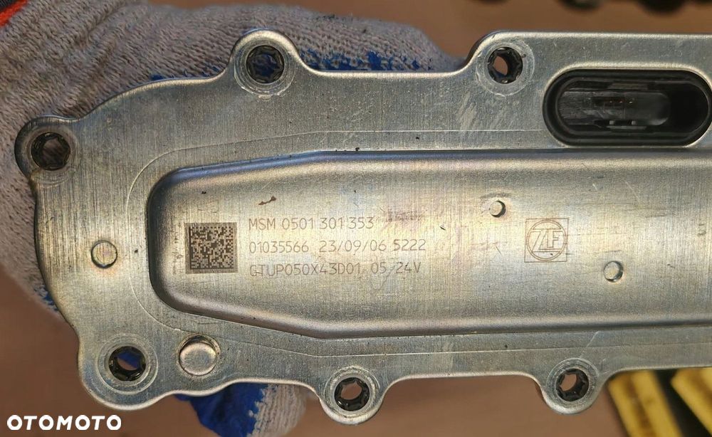 SIŁOWNIK LEWARKA SKRZYNI BIEGÓW ZF TRAXON 0501.301.353 - 1