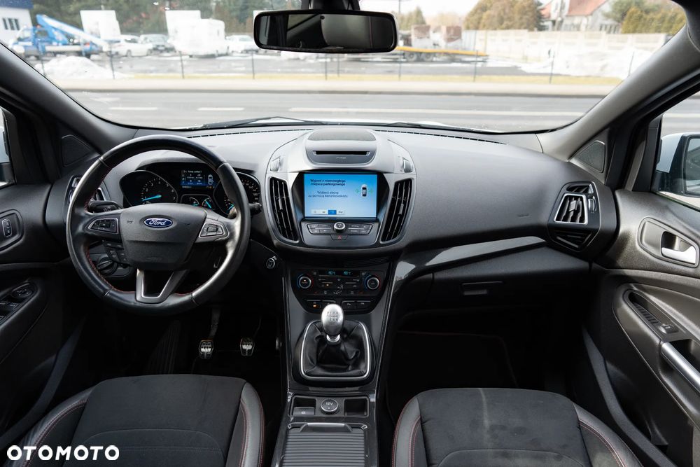 Ford Kuga 1.5 EcoBoost 2x4 ST-Line - 23