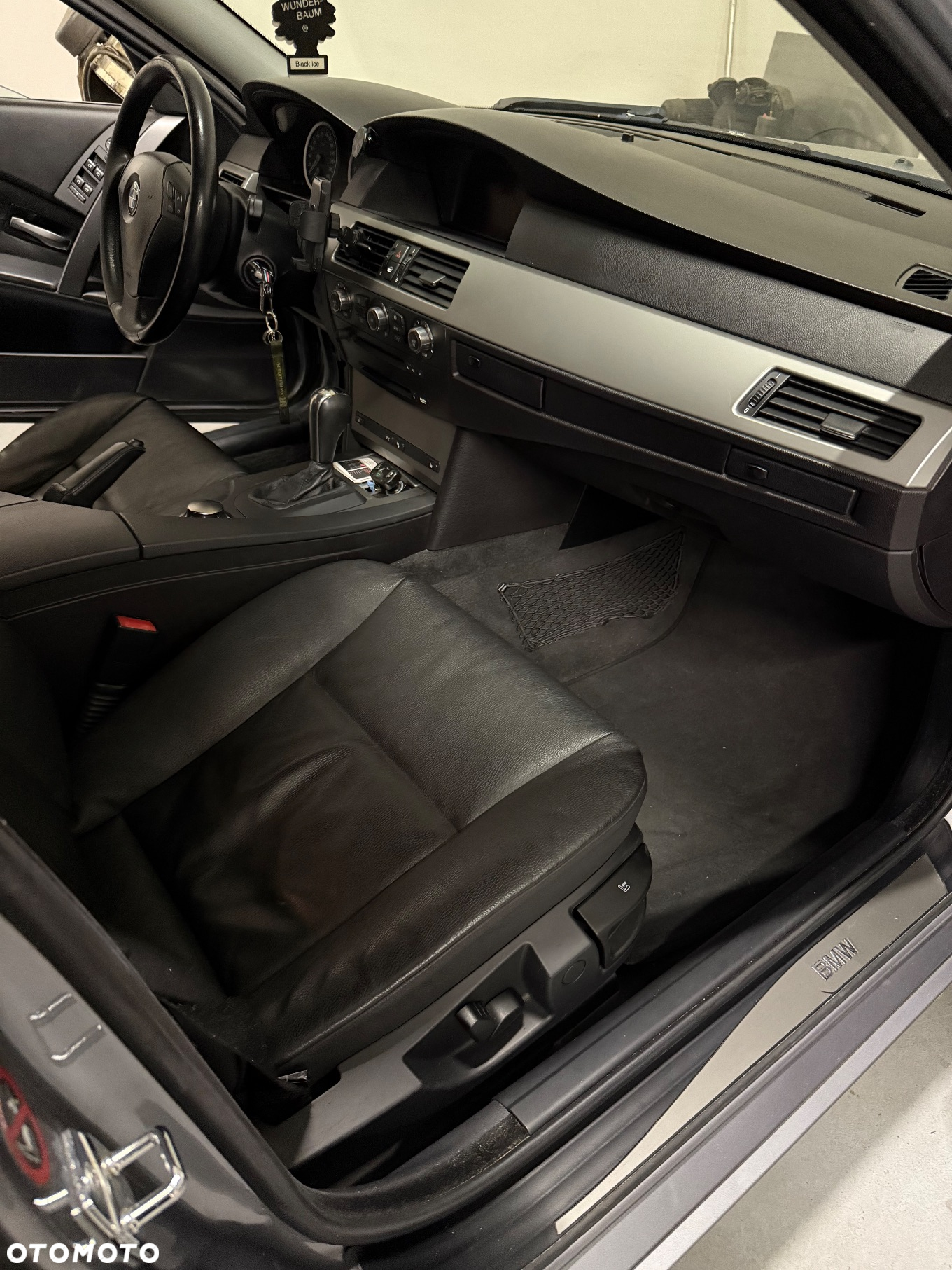 BMW Seria 5 523i Touring - 21