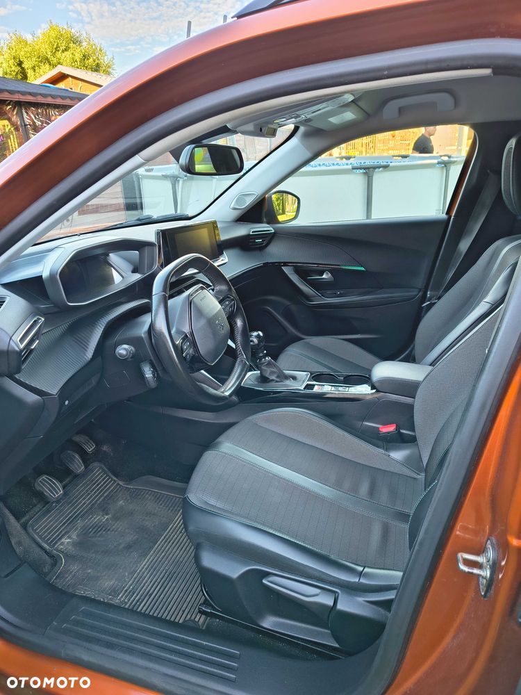 Peugeot 2008 - 8