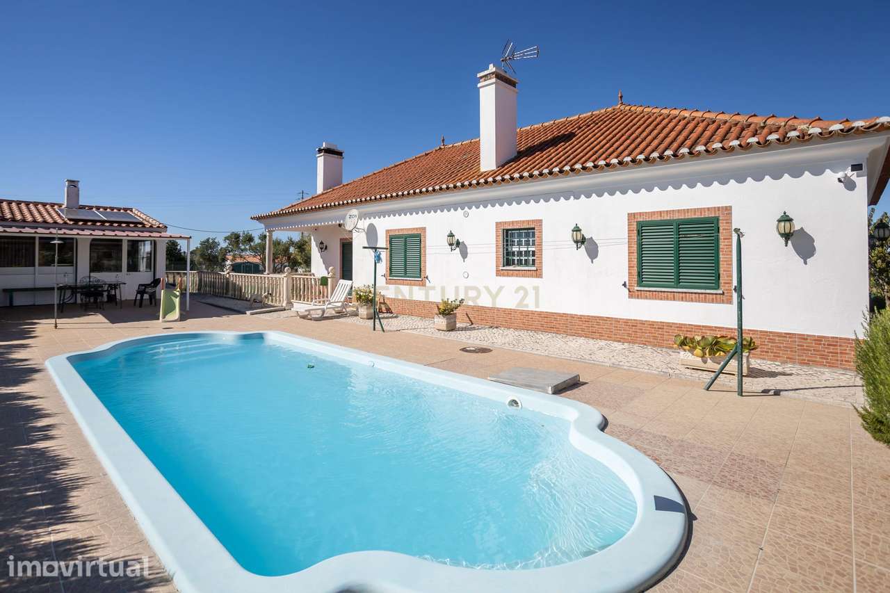 Moradia Térrea T3 com Piscina, Garagem e Amplo Terreno em Aveiras de C - Grande imagem: 3/60