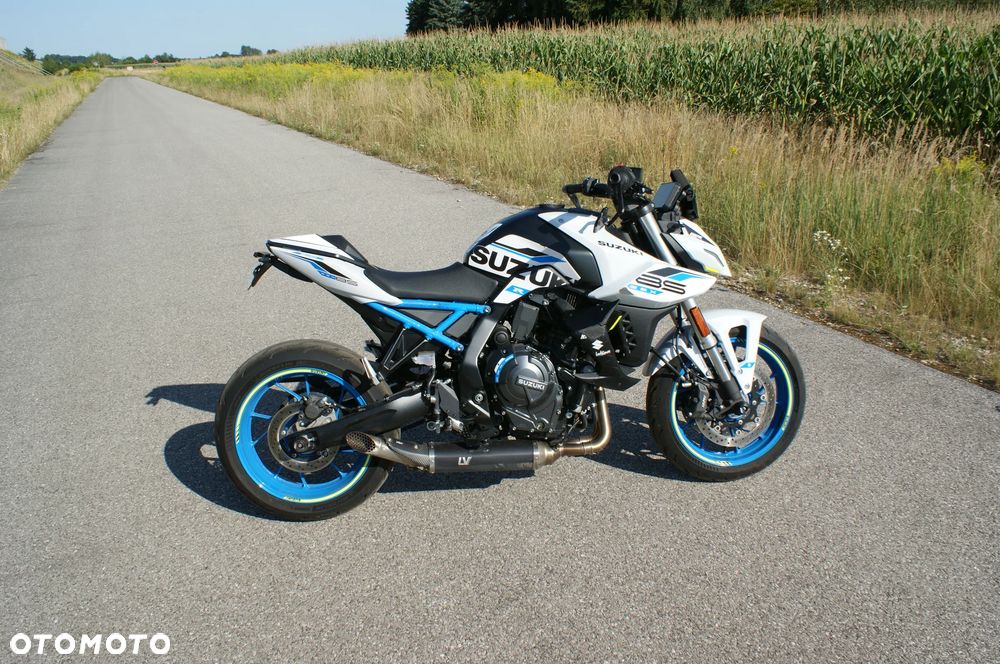 Suzuki GSX - 12