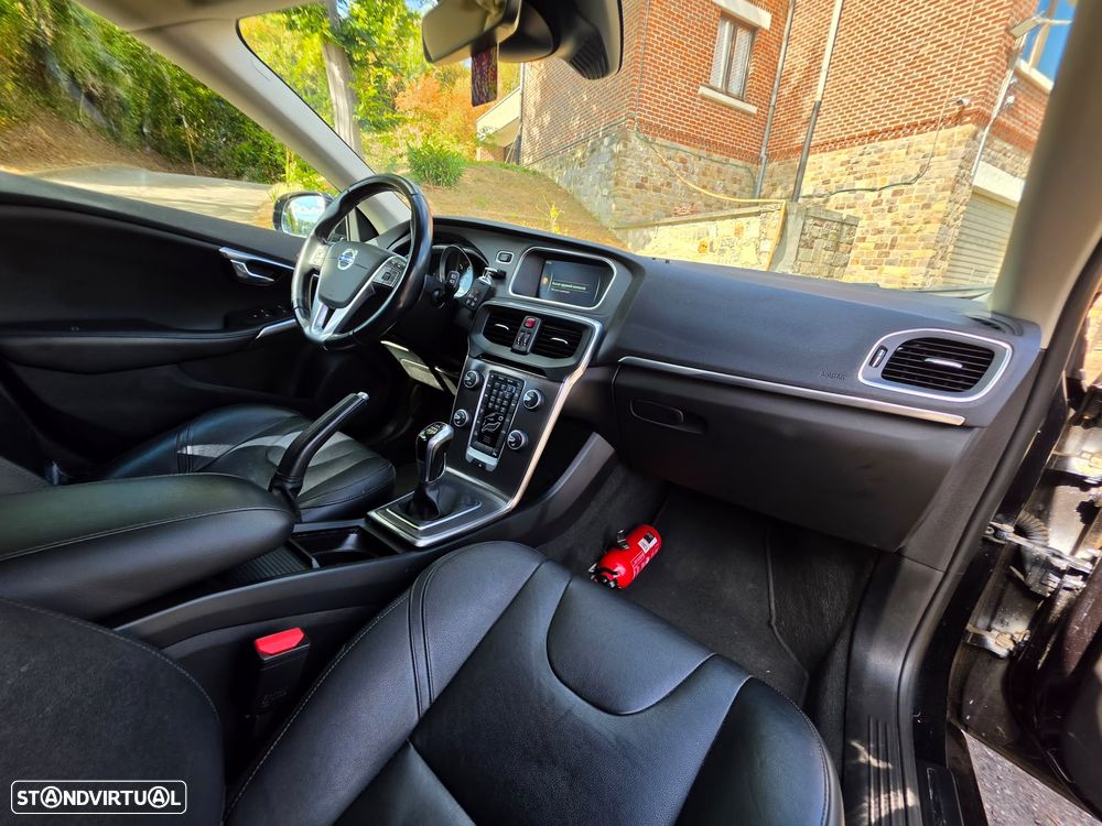 Volvo V40 D4 Summum - 10