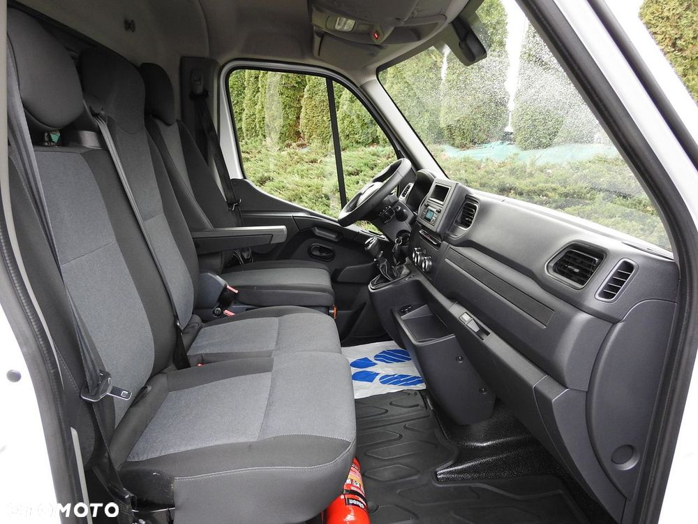 Renault MASTER PLANDEKA 10 PALET WEBASTO TEMPOMAT KLIMATYZACJA LEDY PNEUMATYKA  165KM - 38