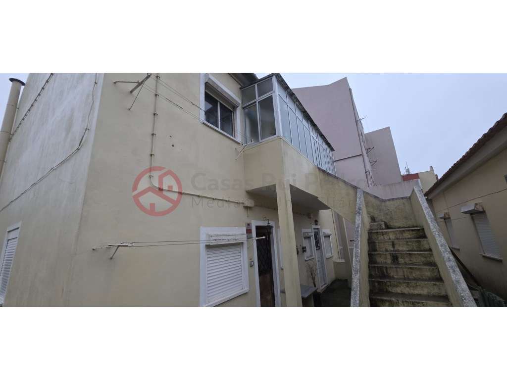 Prédio com cinco T2 à venda em Santa Clara, Lisboa - Grande imagem: 5/14