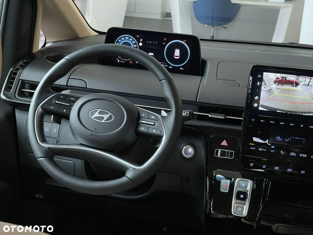 Hyundai Staria - 11