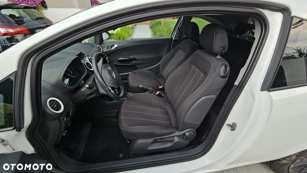 Opel Corsa 1.4 16V Color Edition - 11