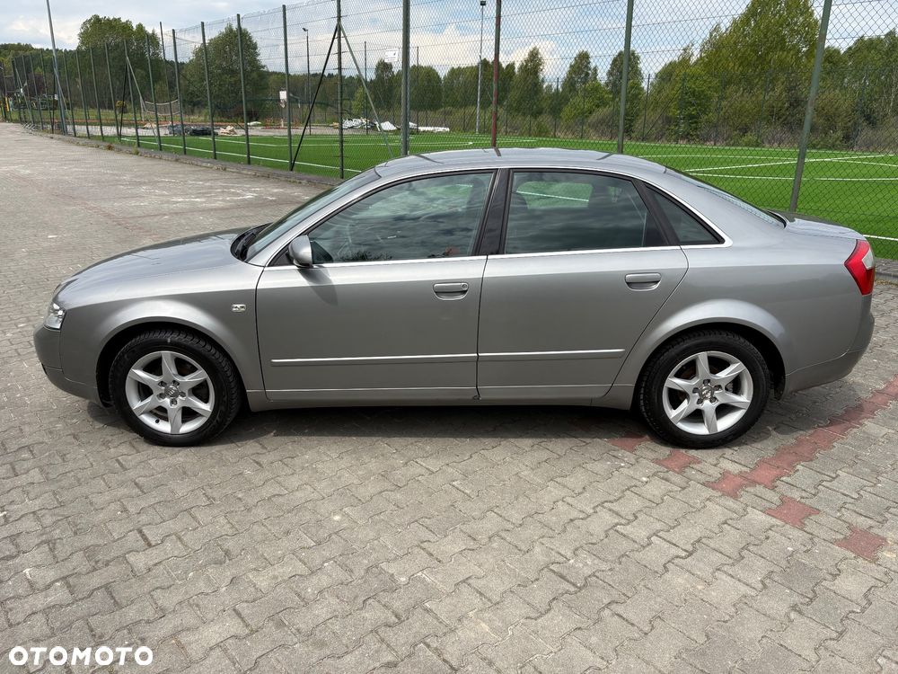 Audi A4 Limousine - 13