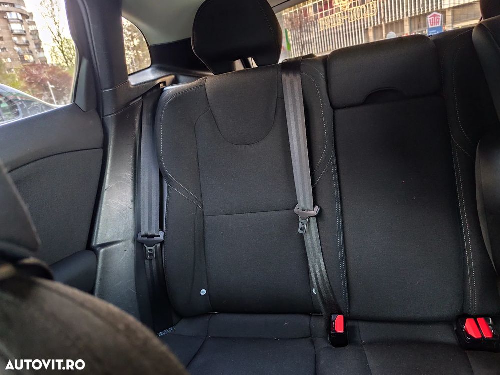 Volvo V40 D4 VEA R-Design - 6