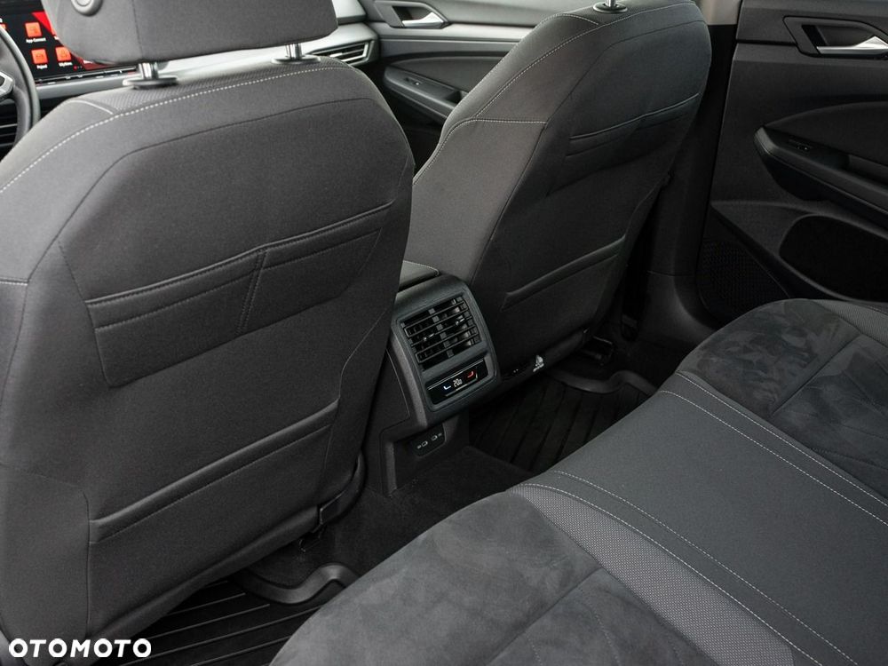 Volkswagen Golf - 23