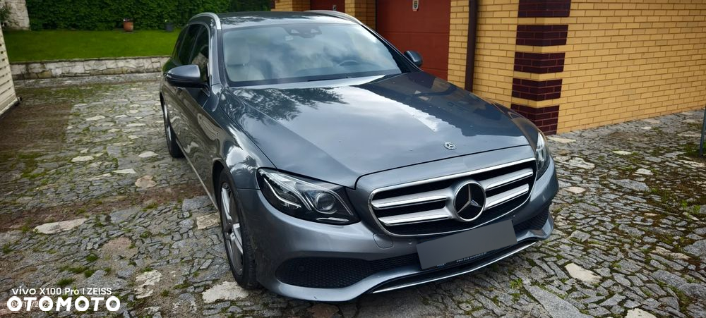 Mercedes-Benz Klasa E 220 d 4-Matic 9G-TRONIC - 25