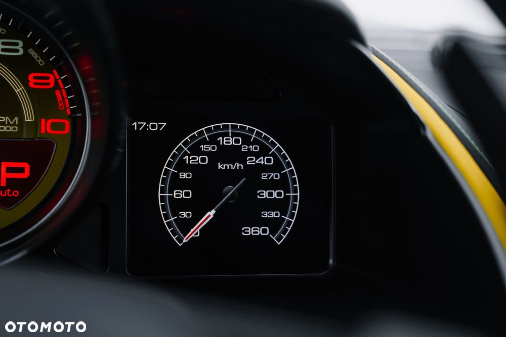 Ferrari 812 Superfast - 6