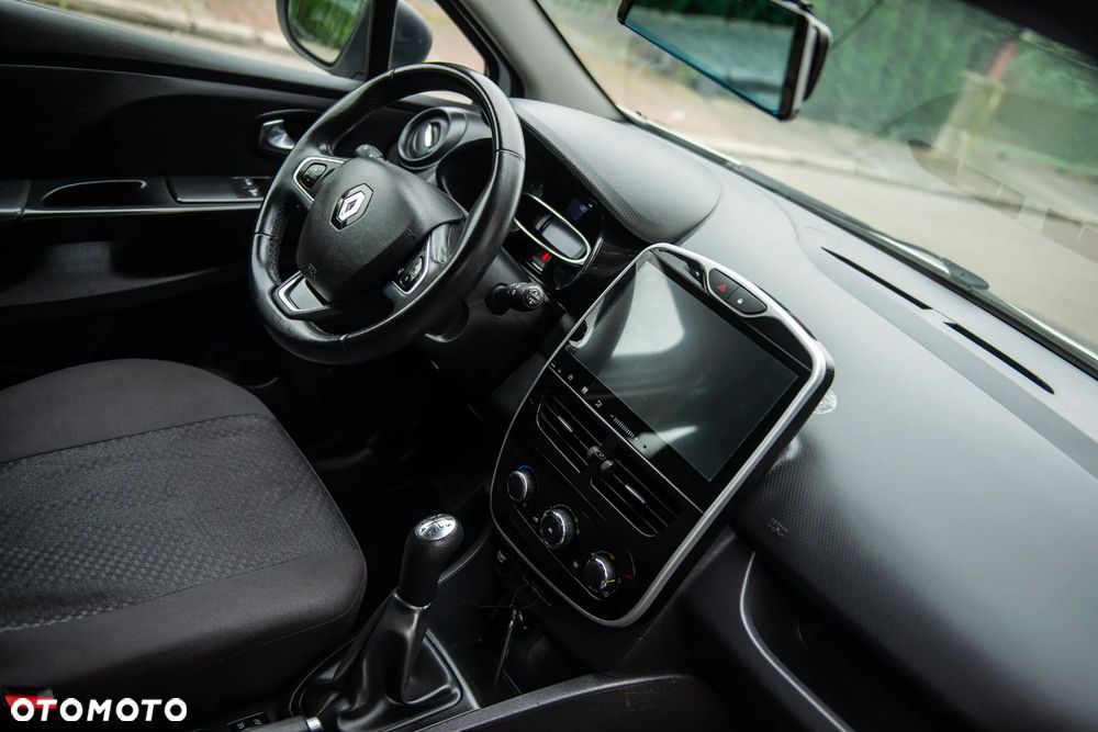 Renault Clio 1.2 16V 75 LIMITED - 27