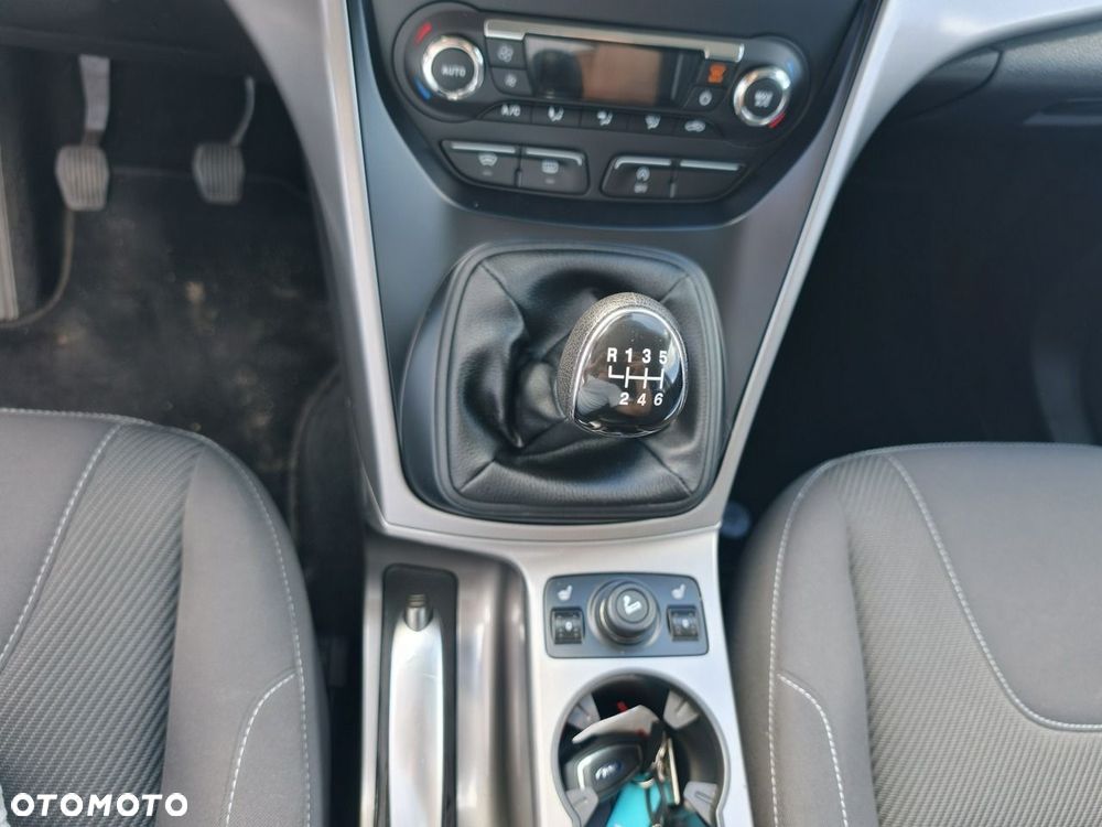 Ford Kuga - 23