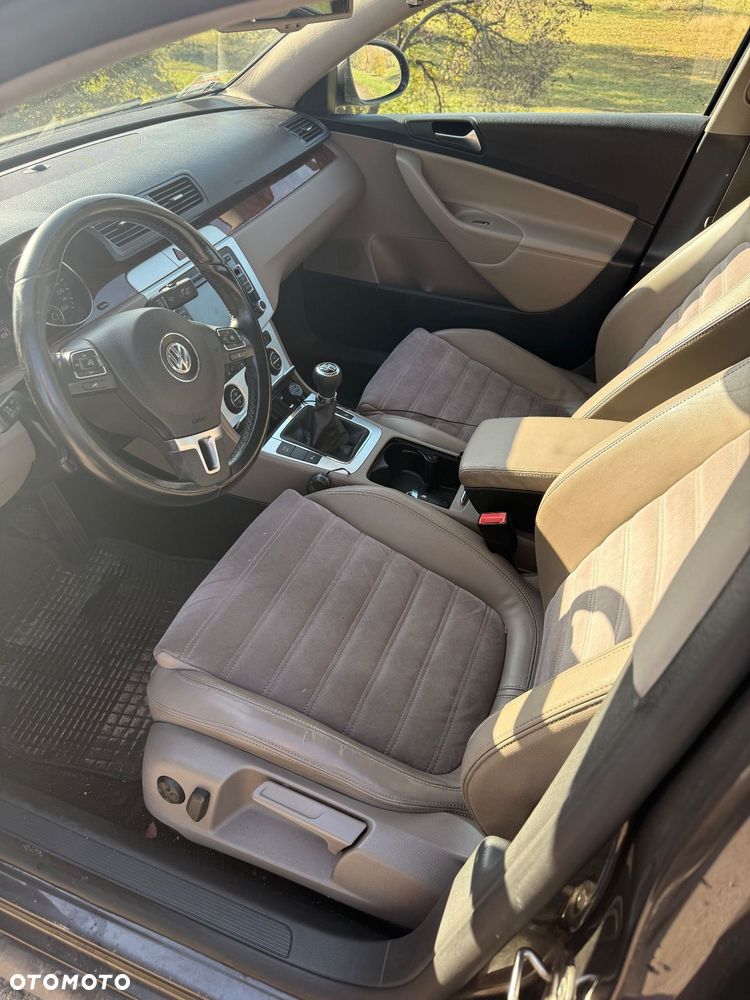 Volkswagen Passat - 17