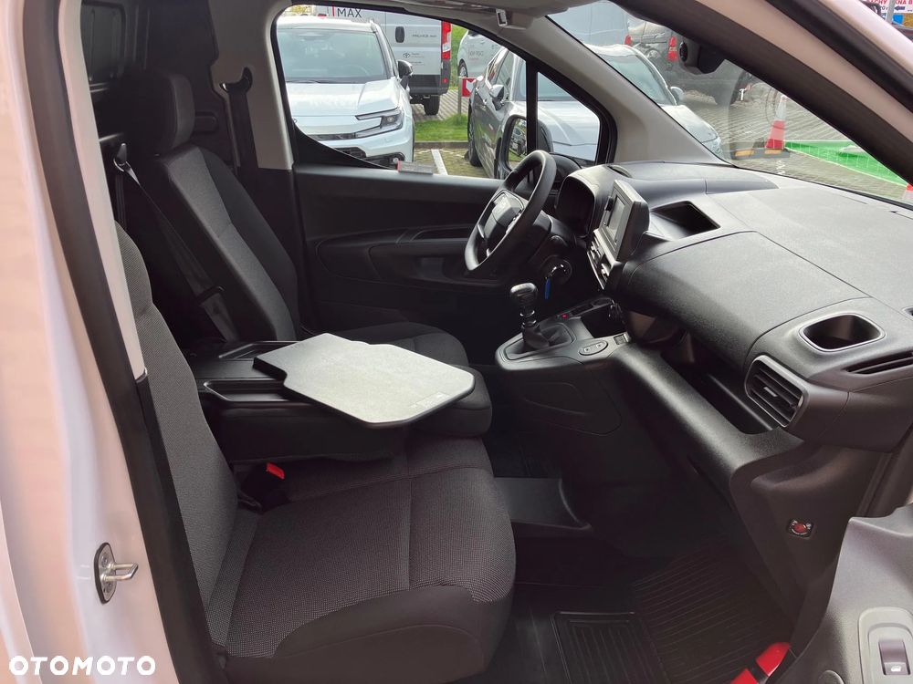 Toyota Proace City 1.5 D-4D Long 2,4t Active - 22