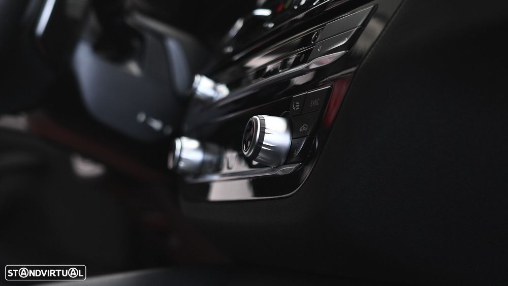 BMW 520 d Pack Desportivo M Auto - 39