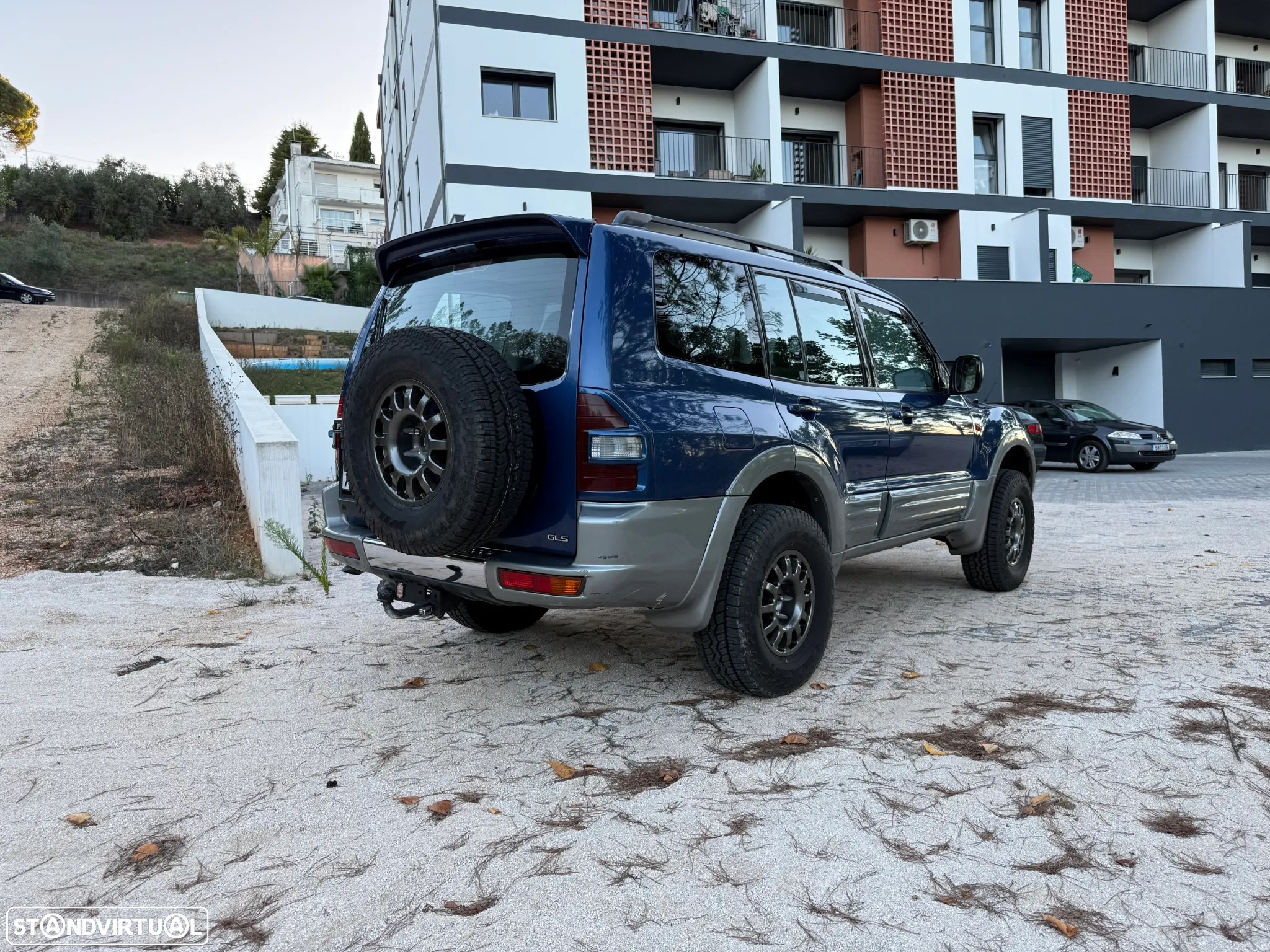 Mitsubishi Pajero 3.2 DI-D GLS Longo - 3