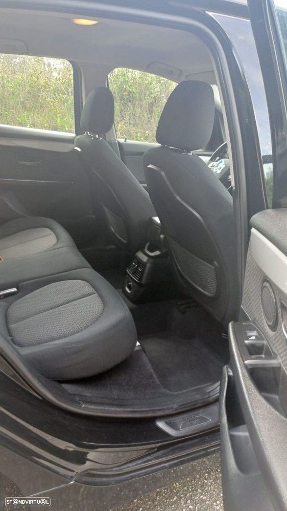 BMW 214 Active Tourer d Line Sport - 4