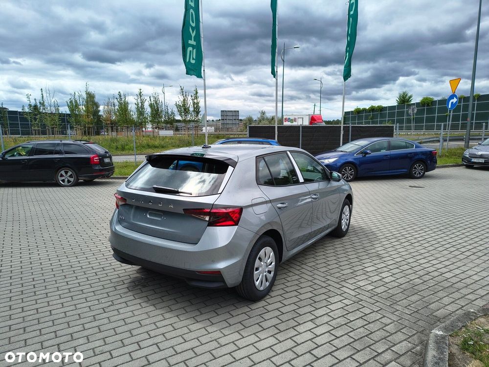 Skoda Fabia 1.0 Essence - 11