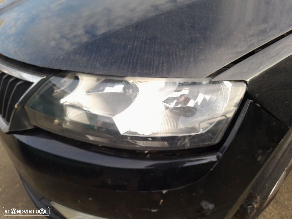 Ótica / farol esquerda SKODA Rapid Liftback (NH3) - 2