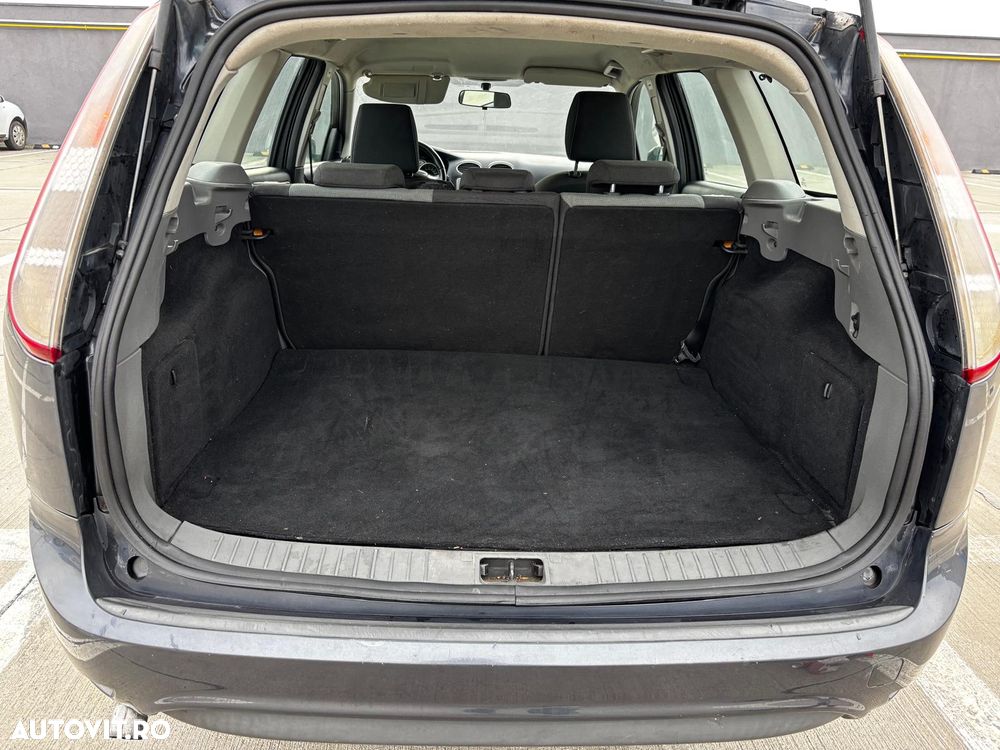 Ford Focus Turnier 1.6 TDCi ECOnetic 88g Start-Stopp-Sy Titanium - 9