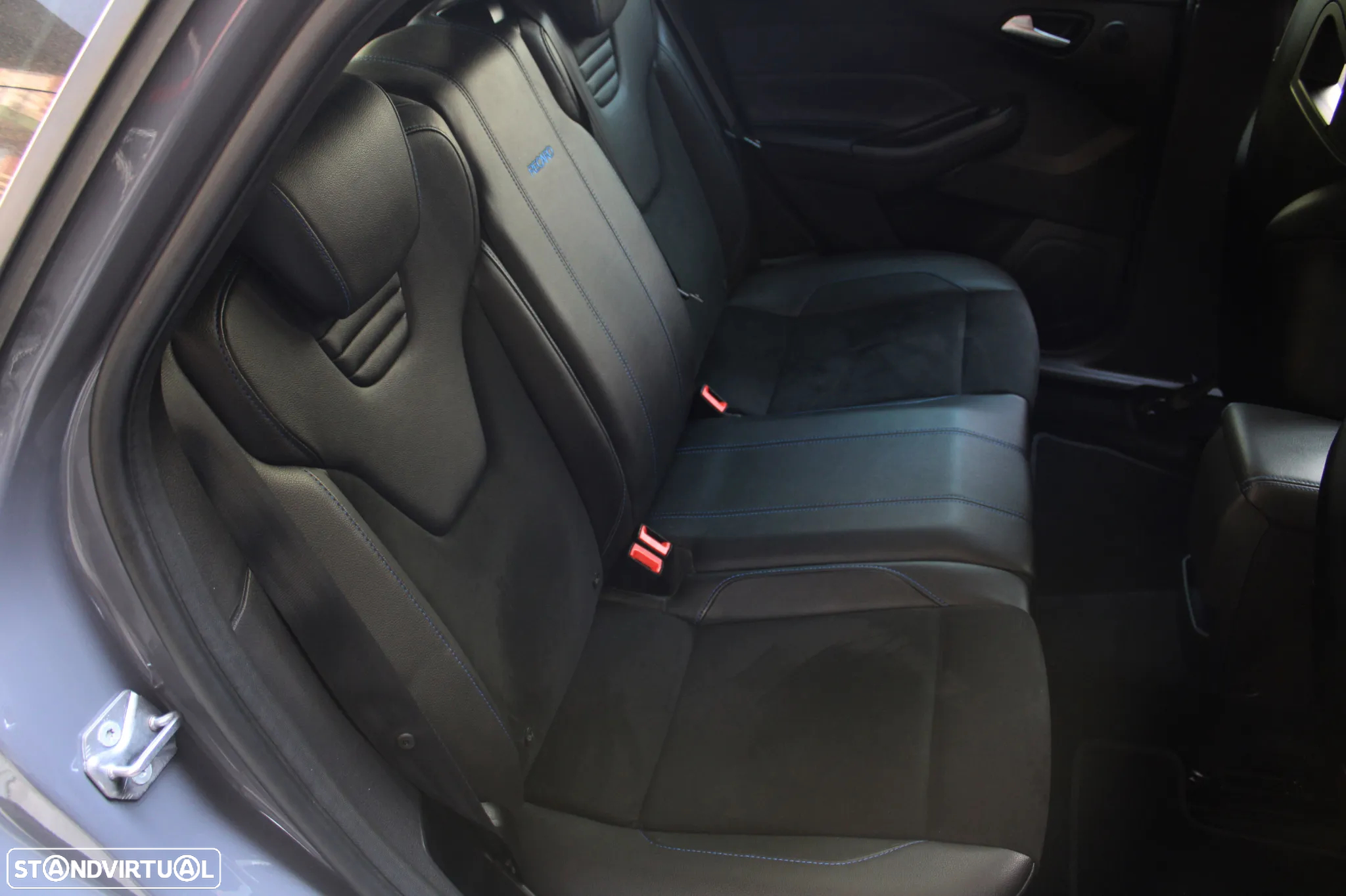 Ford Focus 2.3 EcoBoost RS - 27