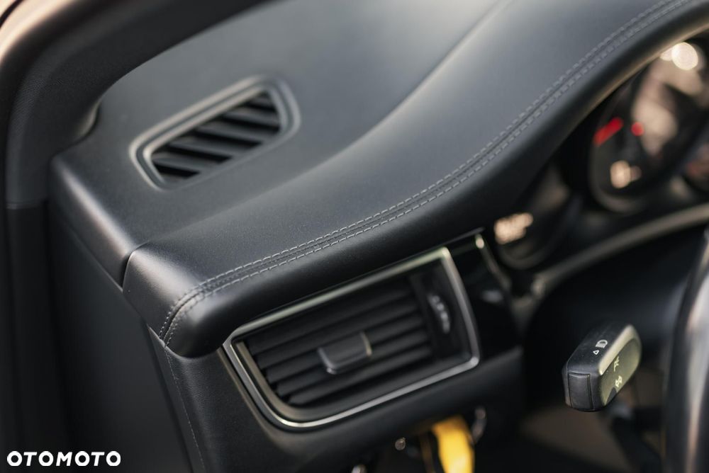 Porsche Macan S - 34