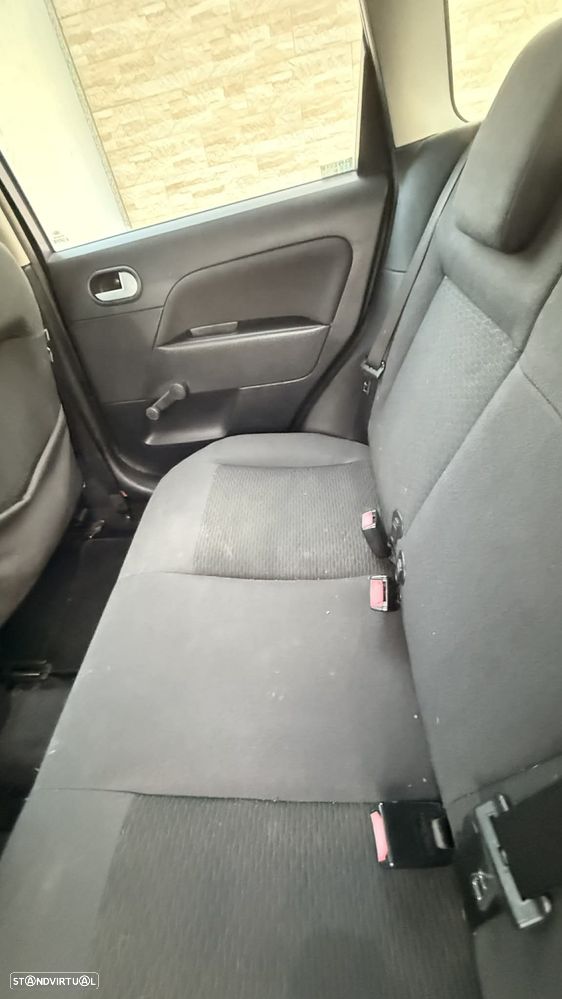 Ford Fiesta 1.25 Ghia - 12