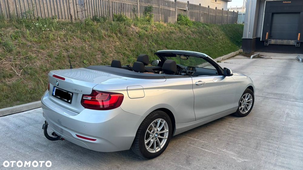 BMW Seria 2 218d - 11