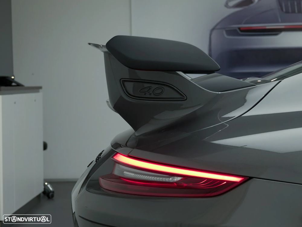 Porsche 911 Série F - 27