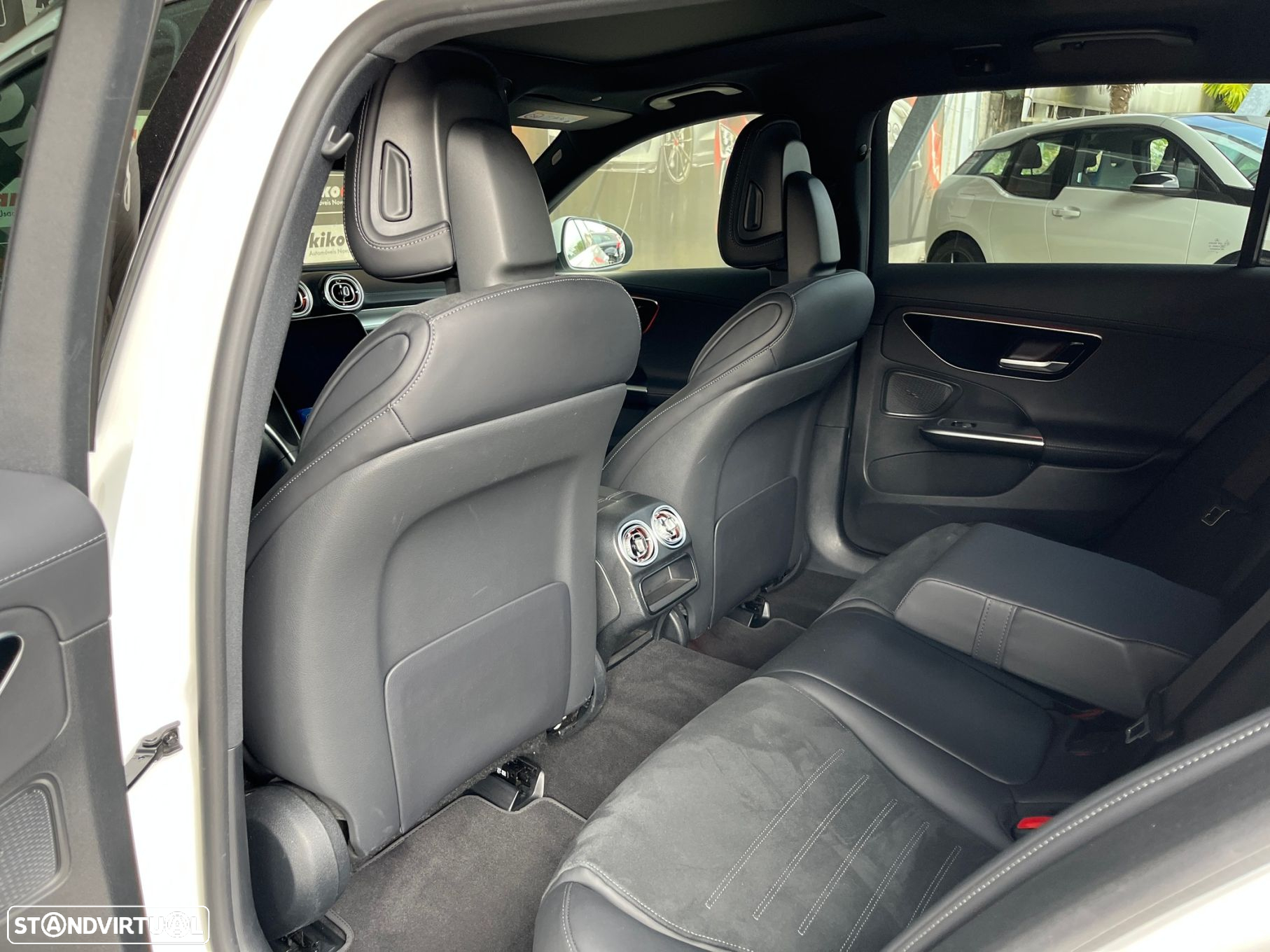 Mercedes-Benz C 300 e AMG Line - 36