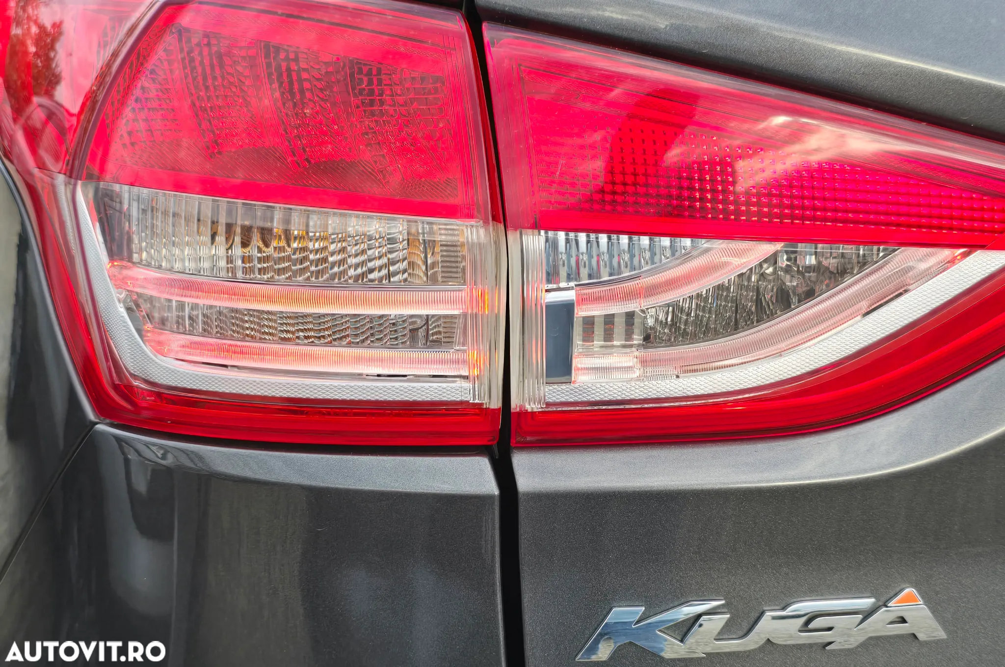 Ford Kuga 2.0 TDCi 4WD Powershift Titanium - 36