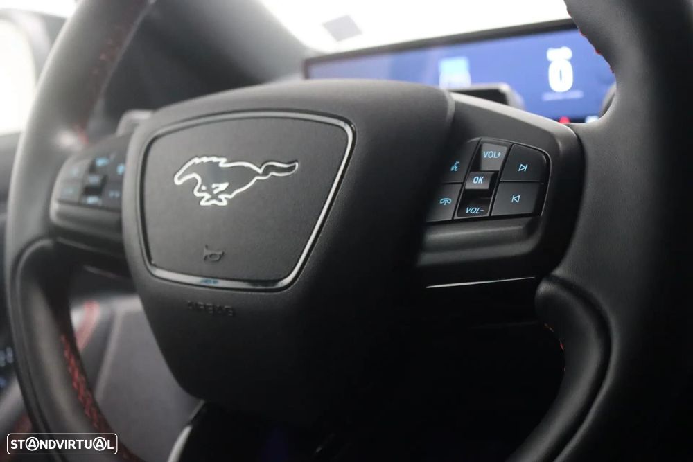 Ford Mustang Mach-E 98.7 kWh Premium AWD - 34
