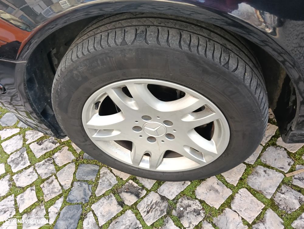 Mercedes-Benz E 320 CDi Avantgarde - 27