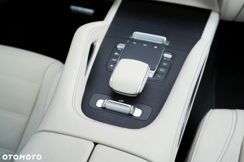 Mercedes-Benz GLS - 17