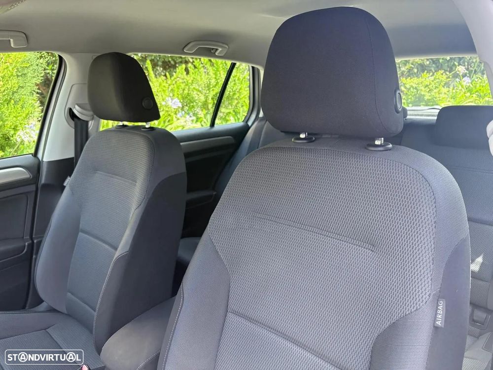 VW Golf 1.0 TSI Trendline - 30