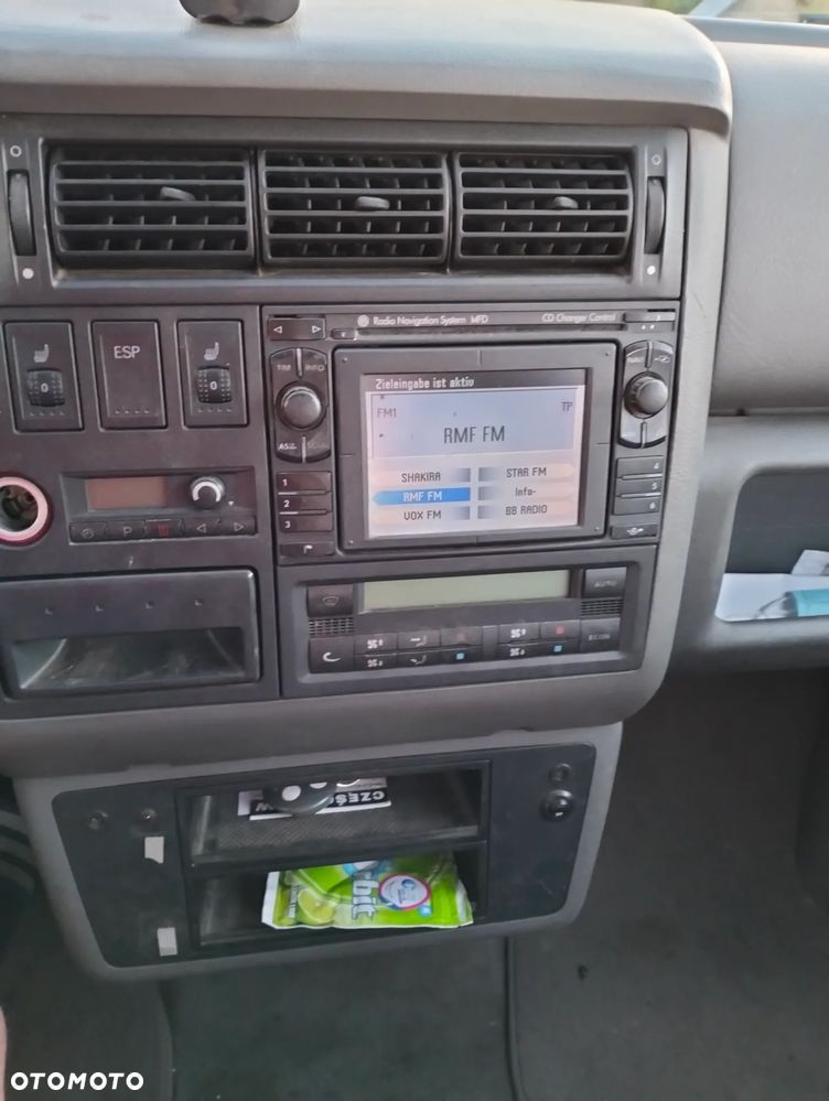 Volkswagen Multivan - 22