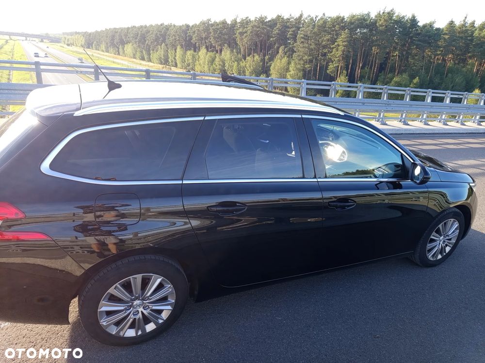 Peugeot 308 1.5 BlueHDi Allure S&S EAT8 - 23